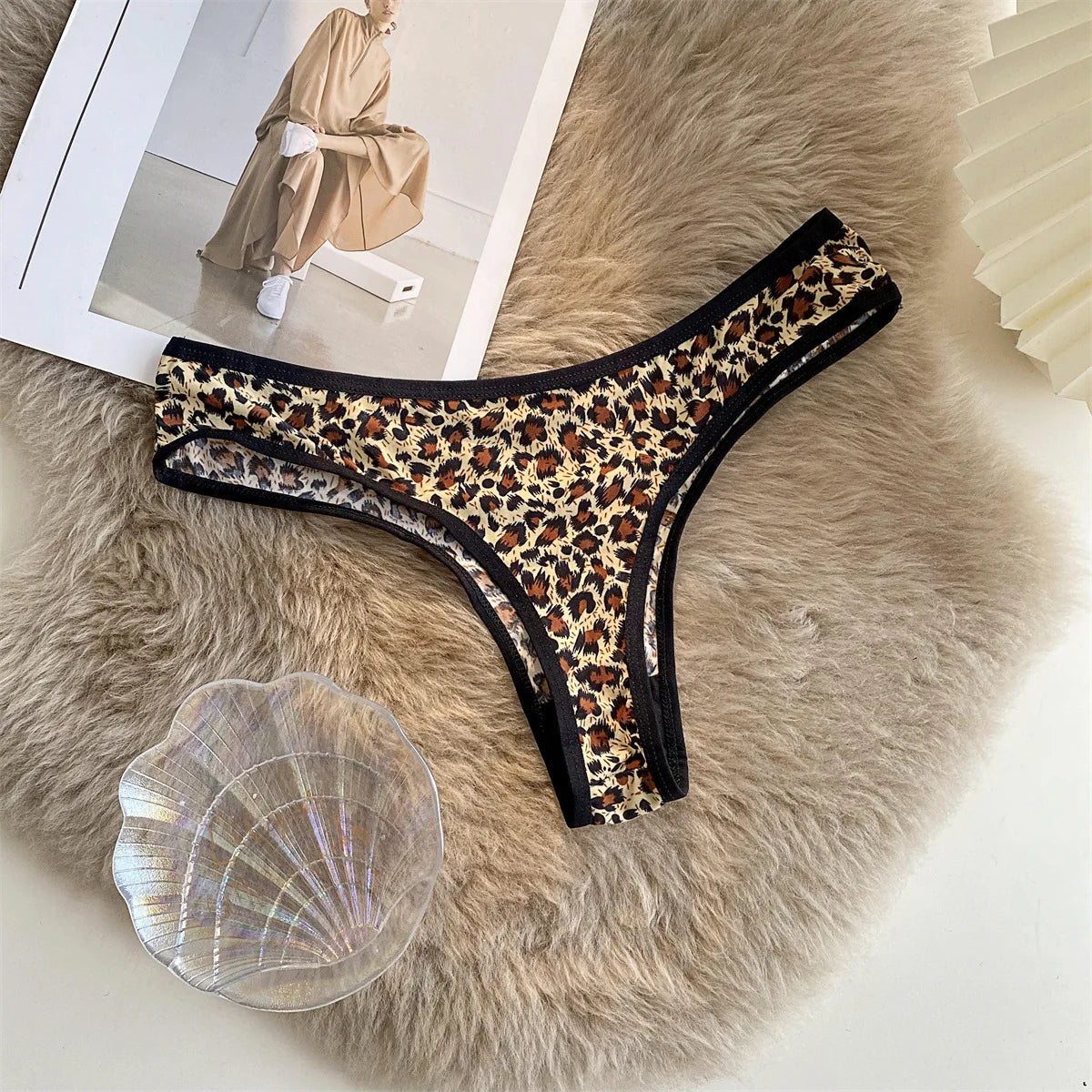 Leopard-print Thong Women Sexy Panties Low Waist Ice Silk Female Briefs Seamless Cotton g-string Women’s Underwear Sxy Lingerie