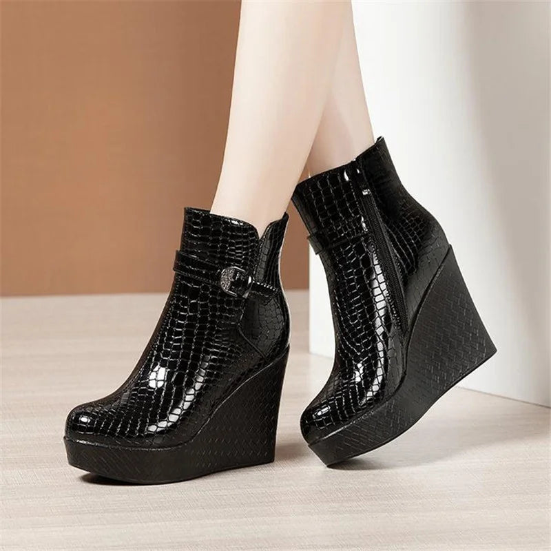 YAERNI New spring Autumn Women Ankle Boots Women wedge platform high heels Boots Solid Lace-up Fashion Ladies shoes Plus size