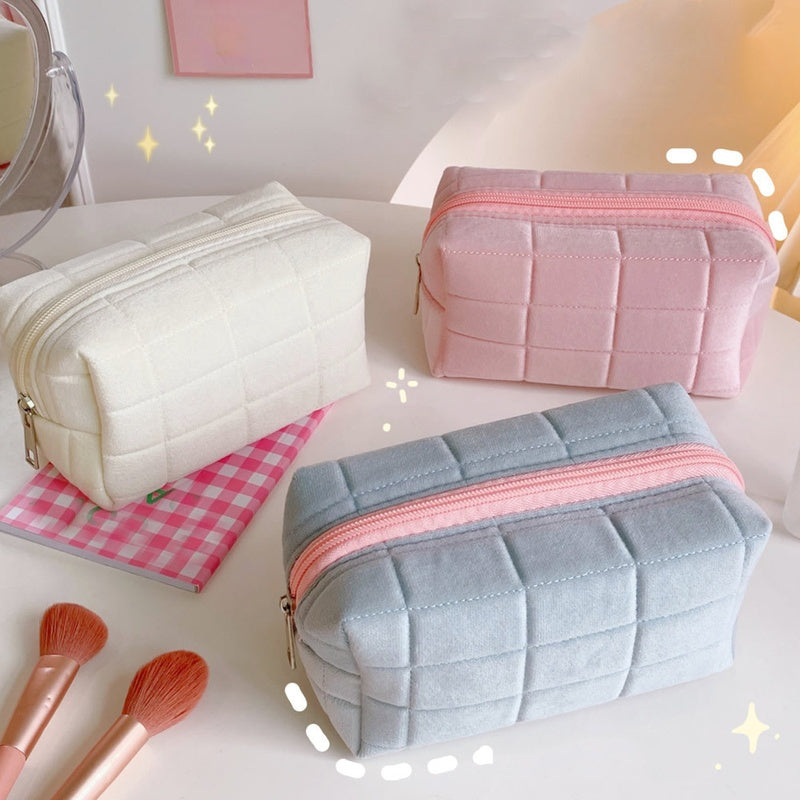 Cute Plush Makeup Bag for Women Zipper Large Solid Color Cosmetic Bag Travel Make Up Toiletry Bag Washing Pouch Plush Pen Pouch