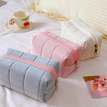 Cute Plush Makeup Bag for Women Zipper Large Solid Color Cosmetic Bag Travel Make Up Toiletry Bag Washing Pouch Plush Pen Pouch