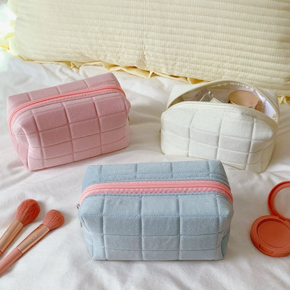 Cute Plush Makeup Bag for Women Zipper Large Solid Color Cosmetic Bag Travel Make Up Toiletry Bag Washing Pouch Plush Pen Pouch