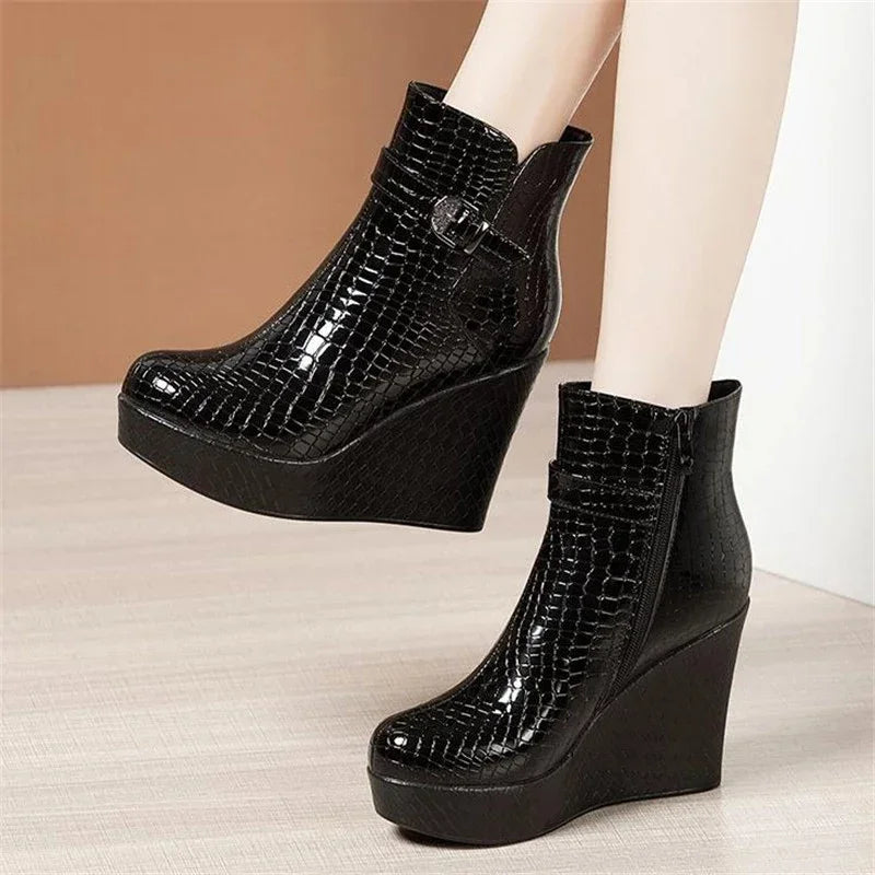 YAERNI New spring Autumn Women Ankle Boots Women wedge platform high heels Boots Solid Lace-up Fashion Ladies shoes Plus size